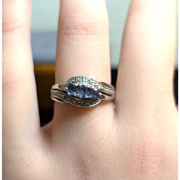 Vintage 925 Sterling Three Blue Spinel Two Diamond Ring Size Almost 6 - Picture 2 of 5